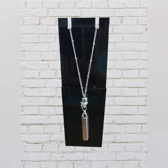 Express Jewelry - Silver Pendant Necklace